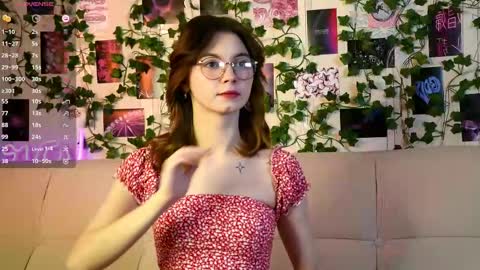 Snapshot of lil_raysss chatting on 02/13/25, 04:43 lil_raysss online show from 02/13/25, 04:43