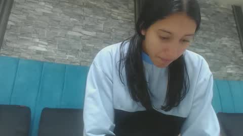 Snapshot of lil_rose2006 chatting on 10/04/25, 12:14 lil_rose2006 online show from 10/04/25, 12:14