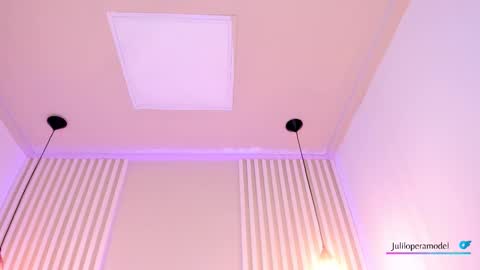 L I L A   online show from 10/31/25, 04:02