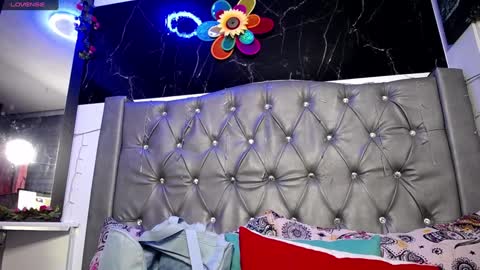   online show from 12/12/24, 10:45