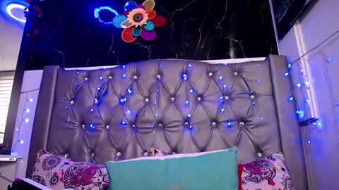   online show from 03/12/25, 03:40