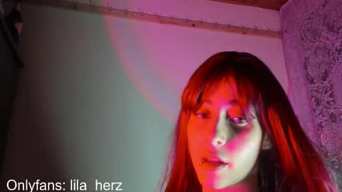 Snapshot of lila_herz chatting on 10/25/25, 03:47 Ren online show from 10/25/25, 03:47