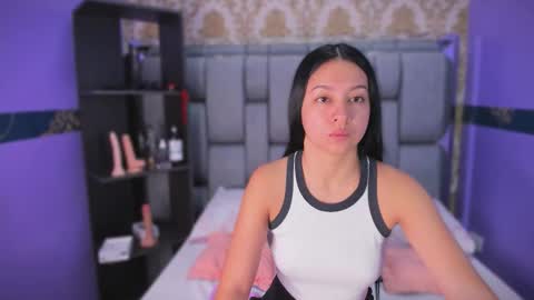 Snapshot of lila_pinky chatting on 10/06/25, 12:35 L I L A online show from 10/06/25, 12:35