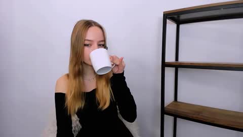 LiliaDesire online show from 12/02/24, 08:30