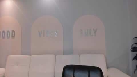 Snapshot of lilawest chatting on 02/26/25, 06:11 Lila West online show from 02/26/25, 06:11