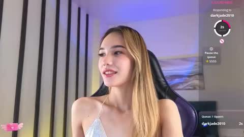 Snapshot of lilcatalia chatting on 10/26/25, 09:37 Hi im Yuki online show from 10/26/25, 09:37