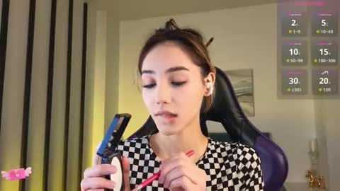 Snapshot of lilcatalia chatting on 10/27/25, 05:11 Hi im Yuki online show from 10/27/25, 05:11