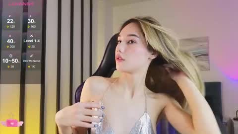 Snapshot of lilcatalia chatting on 10/30/25, 09:55 Hi im Yuki online show from 10/30/25, 09:55