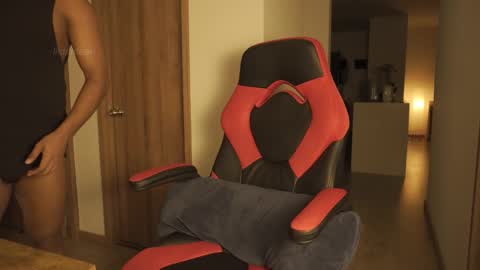 Snapshot of lildantear chatting on 12/01/25, 03:44 Dante online show from 12/01/25, 03:44