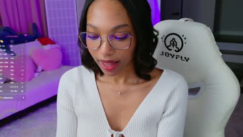 Snapshot of lileviemarie chatting on 12/20/24, 02:08 evie online show from 12/20/24, 02:08