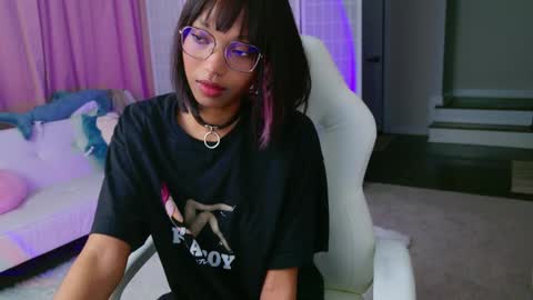 Snapshot of lileviemarie chatting on 01/23/25, 02:44 evie online show from 01/23/25, 02:44