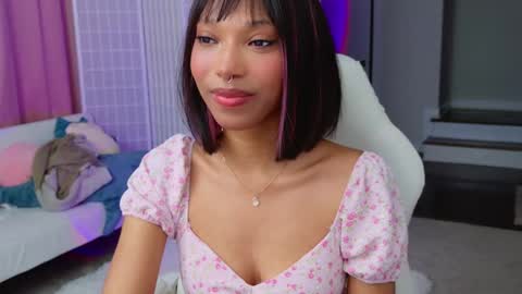 Snapshot of lileviemarie chatting on 03/12/25, 12:53 evie online show from 03/12/25, 12:53