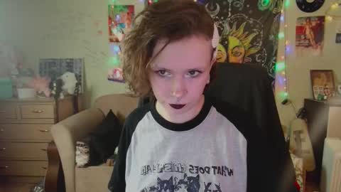 Lil online show from 09/19/25, 10:27