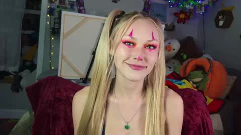 Snapshot of lilfknsquirt chatting on 11/04/25, 07:13 LilSquirt online show from 11/04/25, 07:13