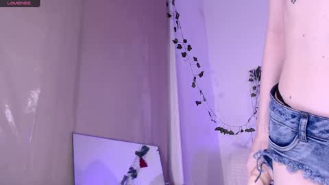 Snapshot of lilgangsta2002 chatting on 01/13/25, 07:31 lil gansta online show from 01/13/25, 07:31