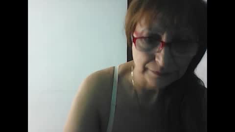Snapshot of lilhy_mcfly chatting on 10/20/25, 06:41 lilieth online show from 10/20/25, 06:41
