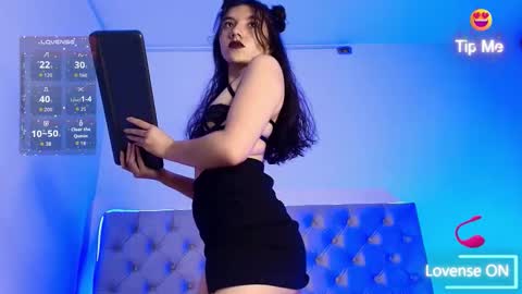 Lili  online show from 10/25/25, 01:29