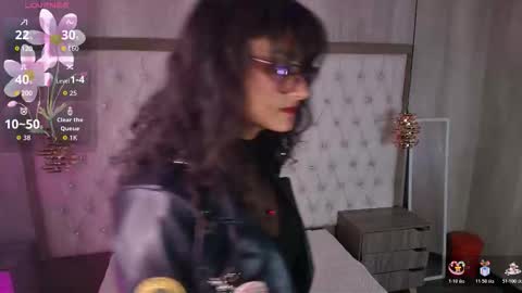 lili_clan online show from 10/24/25, 03:19