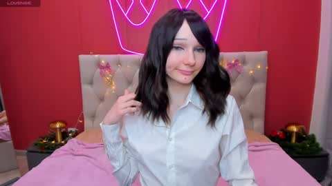 Snapshot of lili_flowerr chatting on 12/11/24, 12:23 Lilli follow me kiss online show from 12/11/24, 12:23