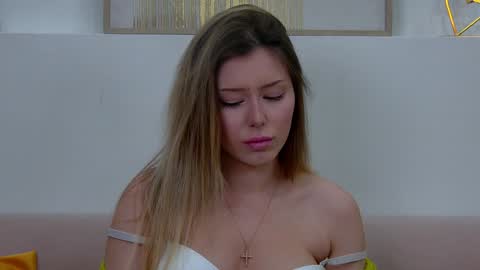 Mia online show from 01/20/25, 12:39