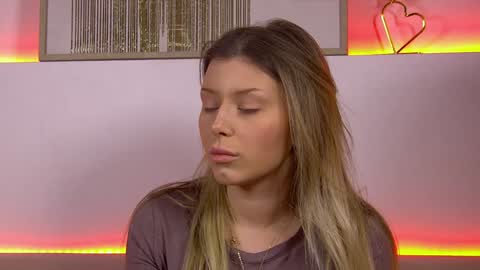 Mia online show from 01/24/25, 12:41