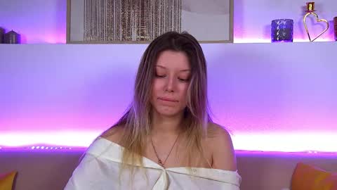 Mia online show from 02/11/25, 06:19