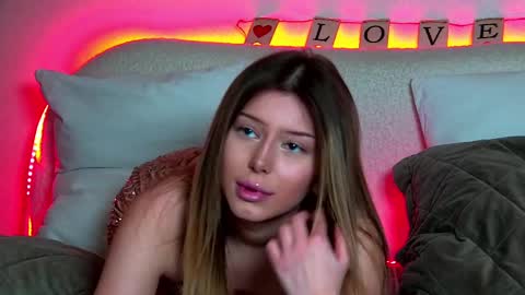 Mia online show from 02/14/25, 09:24