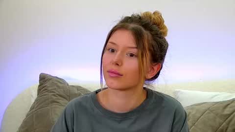 Mia online show from 02/22/25, 10:18