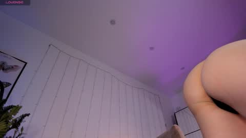 Snapshot of lilian_kroft chatting on 09/12/25, 11:43 LIL online show from 09/12/25, 11:43