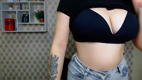 Liliana online show from 11/13/25, 09:41