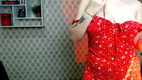 Liliana online show from 11/28/25, 02:20