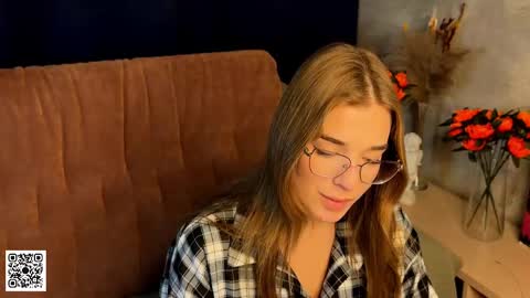 LilianLees online show from 11/13/25, 04:06