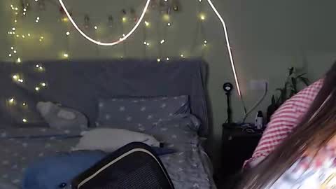 Lilu online show from 10/27/25, 01:53