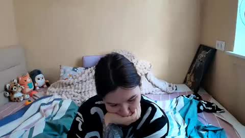 liliawoolf online show from 10/15/25, 07:19