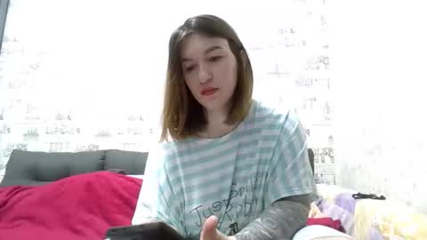 liliawoolf online show from 10/20/25, 04:02