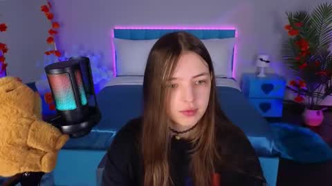 Lili Bakery online show from 10/21/25, 01:50