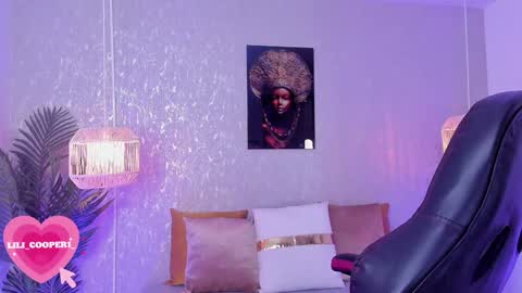 Lili Cooper online show from 01/04/25, 08:27