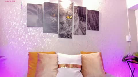 Lili Cooper online show from 11/12/25, 08:30