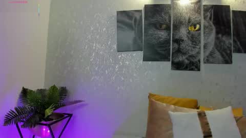 Lili Cooper online show from 11/15/25, 09:00