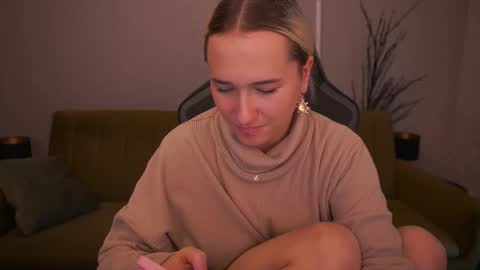 lilielfie online show from 10/12/25, 01:43