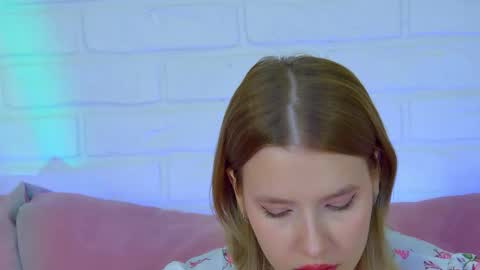 LiliLinn online show from 10/09/25, 07:50