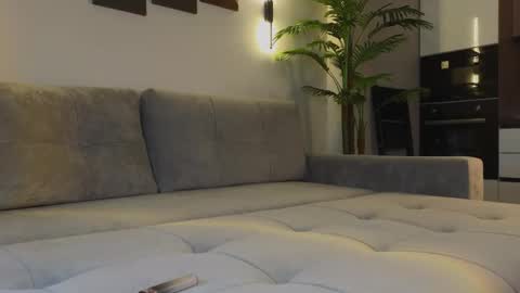 Snapshot of lililok101 chatting on 10/10/25, 01:48 lililok101 online show from 10/10/25, 01:48