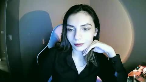 Snapshot of lilirose_x chatting on 12/21/24, 04:36 lilirose online show from 12/21/24, 04:36