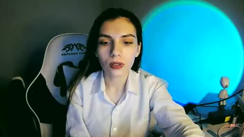 Snapshot of lilirose_x chatting on 12/22/24, 05:42 lilirose online show from 12/22/24, 05:42