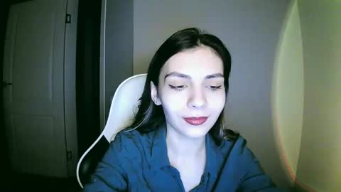 Snapshot of lilirose_x chatting on 12/23/24, 02:28 lilirose online show from 12/23/24, 02:28