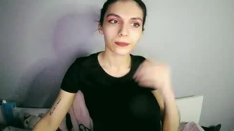 Snapshot of lilirose_x chatting on 01/07/25, 10:08 lilirose online show from 01/07/25, 10:08
