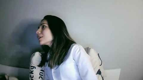 Snapshot of lilirose_x chatting on 02/14/25, 06:51 lilirose online show from 02/14/25, 06:51