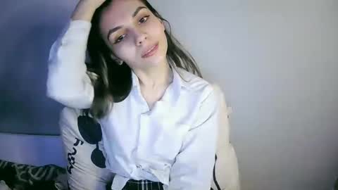 Snapshot of lilirose_x chatting on 02/21/25, 06:04 lilirose online show from 02/21/25, 06:04
