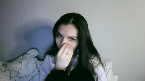 Snapshot of lilirose_x chatting on 02/27/25, 03:05 lilirose online show from 02/27/25, 03:05