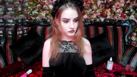 lilit_el_ online show from 10/19/25, 10:54